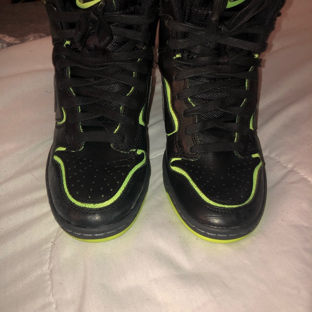 Nike heel siZe 5